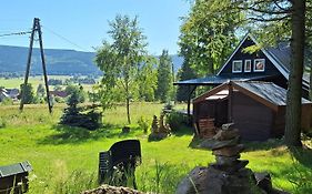 Domek Adam z widokiem na góry Lasówka